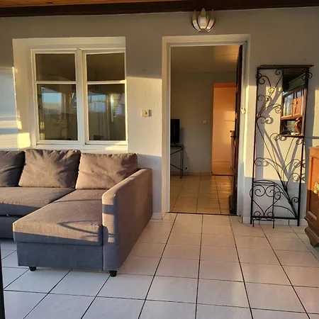 De Plain Pied Avec Terrasse Jardin Parking Appartement